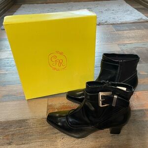 New GR by Gabriella Rocha Black Patent Boot size 8B